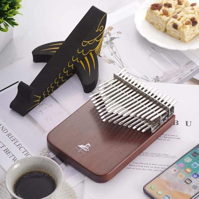 kalimba pro avec presentoir 1400x
